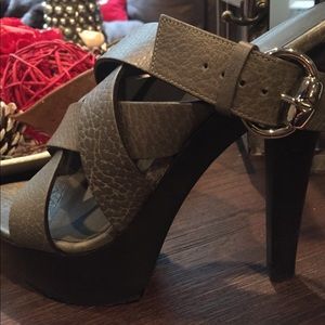 Gucci Leather Platform Sandals